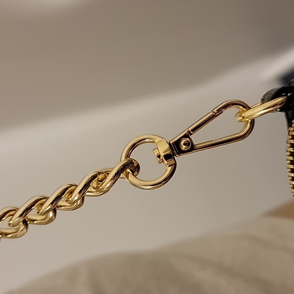 NWT Victoria's Secret Hand Bag 👜  Snake 🐍 pattern! Gold details! - Picture 7 of 15